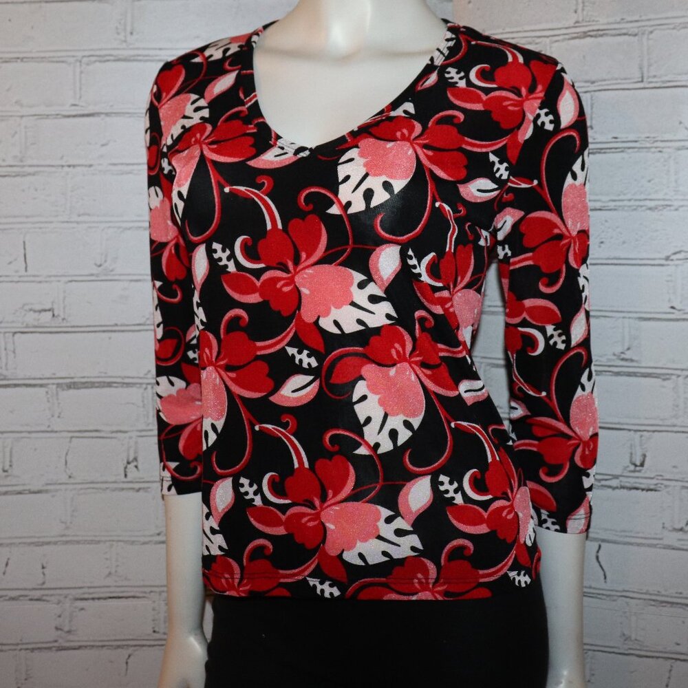 🌹🖤❤️ Tape Measure Blouse · Black & Red Floral · ¾ Sleeve · Size M